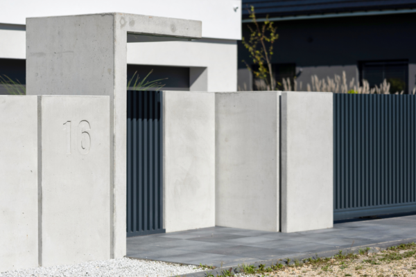 Mur ogrodzeniowy narożny z betonu architektonicznego - komplet narożników składa się z dwóch elementów (100 cm szerokości)